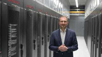 Akbank, dijital çözümler, yapay zeka ve servis bankacılığı gibi yenilikçi