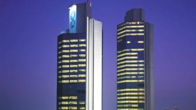 Sabancı Holding, bankacılık ve finansal hizmetler faaliyetlerini tek çatı altında