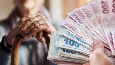 Emekli bayram ikramiyesinin 3 bin liradan 4 bin liraya yükseltilmesi