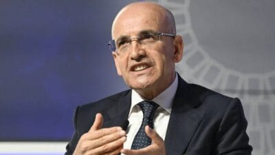 Hazine ve Maliye Bakanı Mehmet Şimşek, ekonomiye ilişkin değerlendirmelerde bulunarak