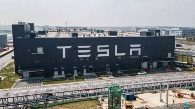 San Francisco - Elektrikli otomobil sektörünün öncü markası Tesla, Model
