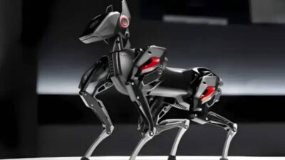 Minyatür robot köpek Sparky, sadece eğlence amacıyla değil, aynı zamanda