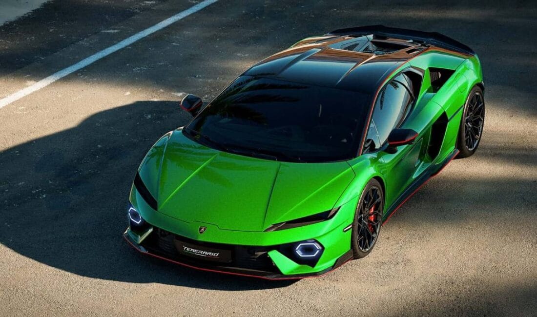 İtalyan lüks otomobil üreticisi Lamborghini, 2024 yılında hem satış hem