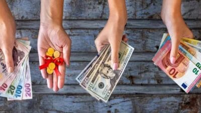 Döviz ve altın piyasaları yeni haftaya sakin bir başlangıç yaptı.