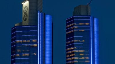 Sabancı Topluluğu, Türkiye iş dünyasında bir ilke imza attı. Kuruluşundan