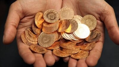 Küresel piyasalarda ekonomik belirsizliklerin ve jeopolitik risklerin artmasıyla birlikte altın