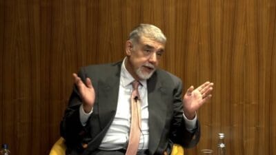 Ekonomist Atilla Yeşilada, son dönemde rekor kıran altın fiyatlarına ilişkin