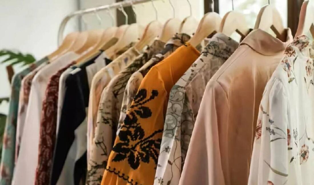 Ticaret Bakanlığı, ünlü giyim markalarına “sahte indirim” gerekçesiyle ceza yağdırdı.