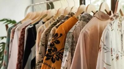 Ticaret Bakanlığı, ünlü giyim markalarına “sahte indirim” gerekçesiyle ceza yağdırdı.