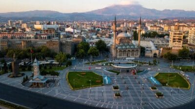 Ekonomi ve Kalkınma Araştırmaları Merkezi tarafından yayımlanan son raporda, Türkiye’nin