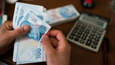 Cumhurbaşkanı kararıyla, büyükşehir belediyesi statüsündeki illerde nüfusu 30 bini aşan