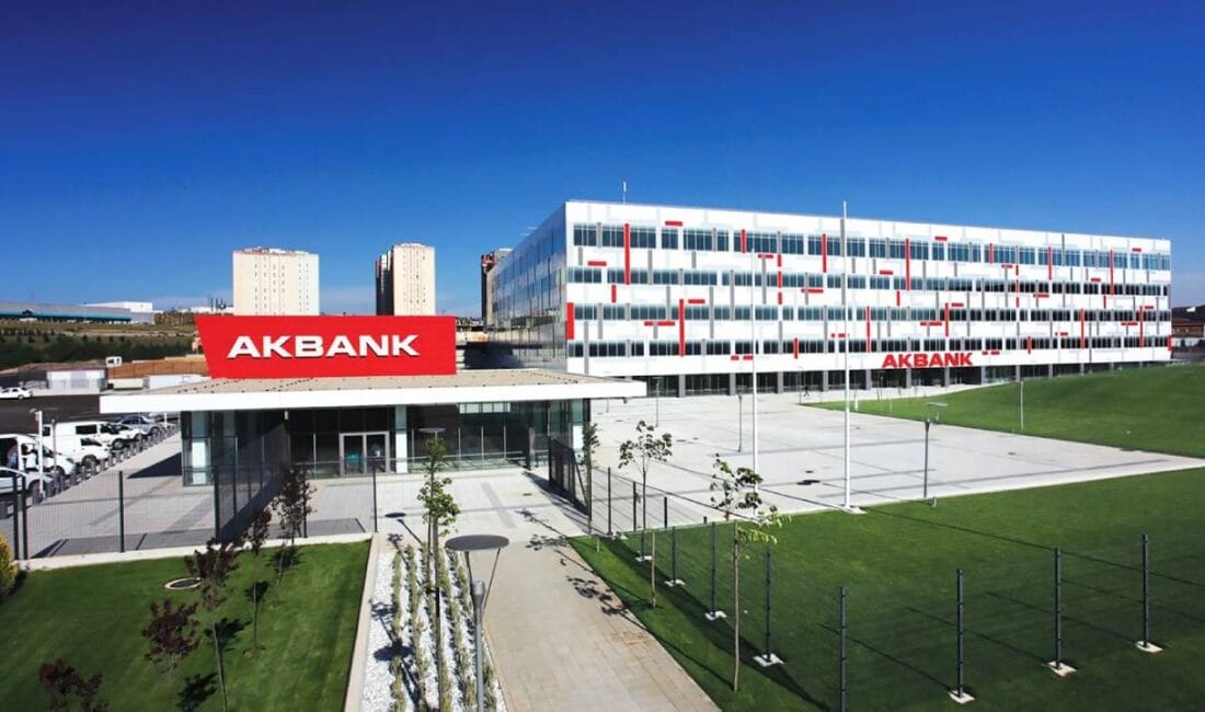 Akbank üst yönetimde yeni dönem Türkiye'nin köklü finans devi Akbank, üst yönetiminde gerçekleştirdiği kapsamlı görev