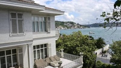 İstanbul’un en prestijli bölgelerinden Bebek’te, deniz manzaralı ultra lüks bir