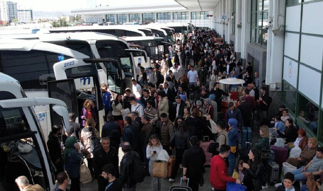 Yaz tatilinin başlangıcına denk gelen Kurban Bayramı öncesinde şehirlerarası otobüs