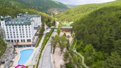 Kızılcahamam'da bulunan Gözde Otel'in de sahibi olan, 1962 yılından bu