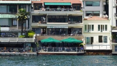 İstanbul Boğazı'nın incisi Bebek'te, Cevdet Paşa Caddesi üzerinde bulunan ve