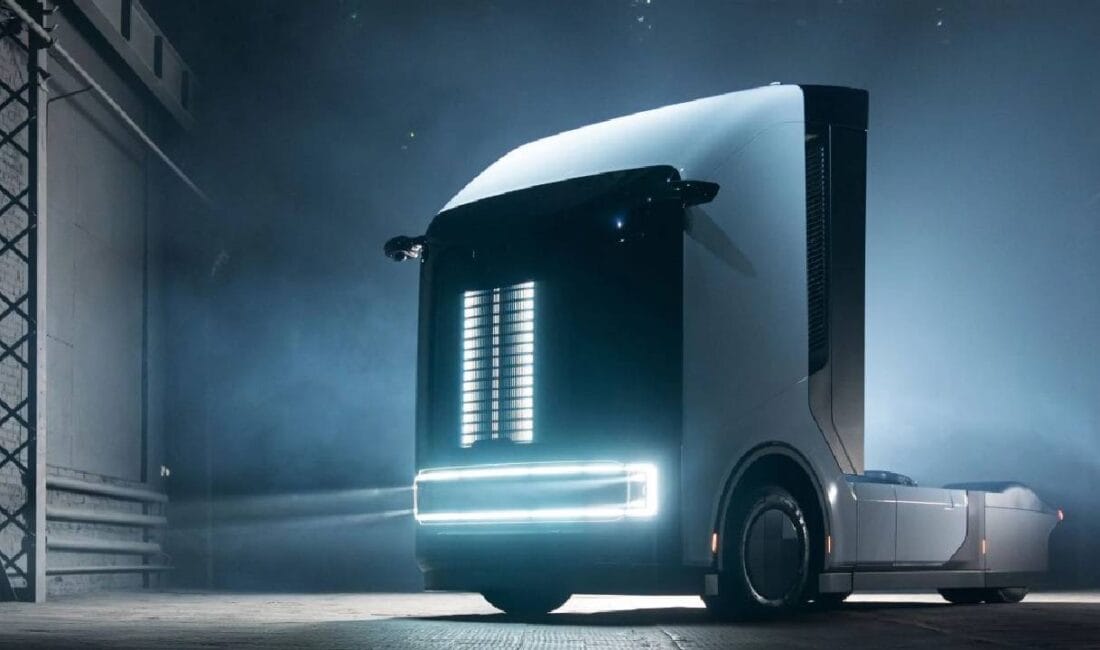 İnsansız tır 1600 kilometrelik yolu 24 saatte tamamladı Rusya’da ilk kez bir insansız tır, St. Petersburg’dan Kazan’a 1600