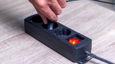 Hemen hepimizin evinde bulunan ve birden fazla cihazı çalıştırmak için