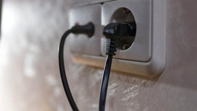 Dünya genelinde enerji maliyetleri artarken, haneler fatura yükünü azaltmanın yollarını