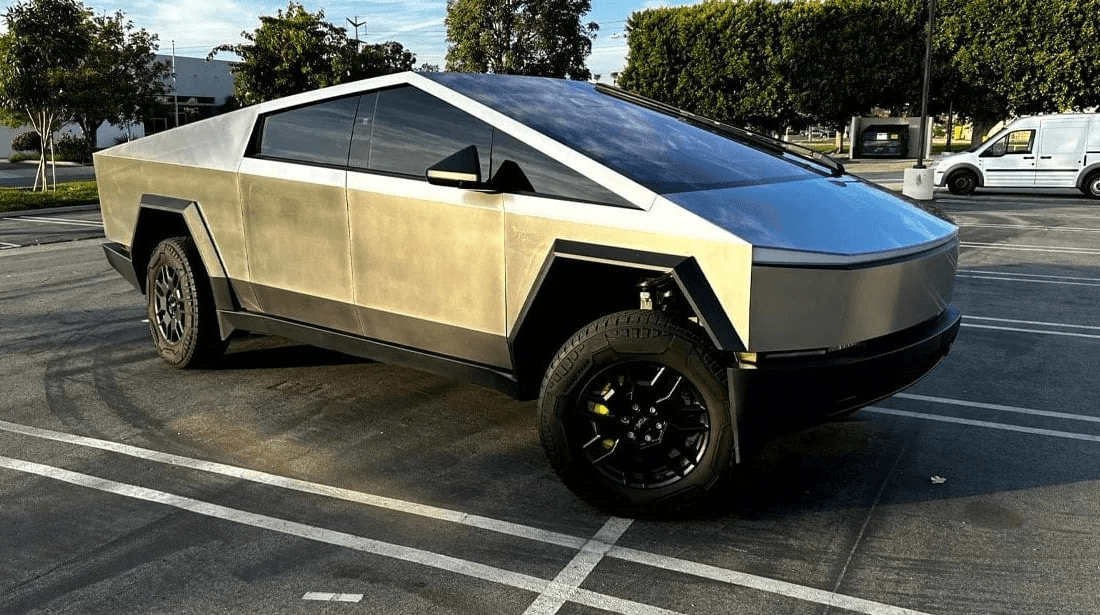 Tesla Cybertruck’ın ikinci el fiyatı şaşkına uğrattı Tesla’nın tartışmalı elektrikli kamyoneti Cybertruck, ikinci el piyasasında beklenmedik bir