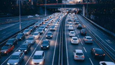 ABD'li elektrikli araç üreticisi Tesla, batarya paketi bileşenindeki sorun nedeniyle