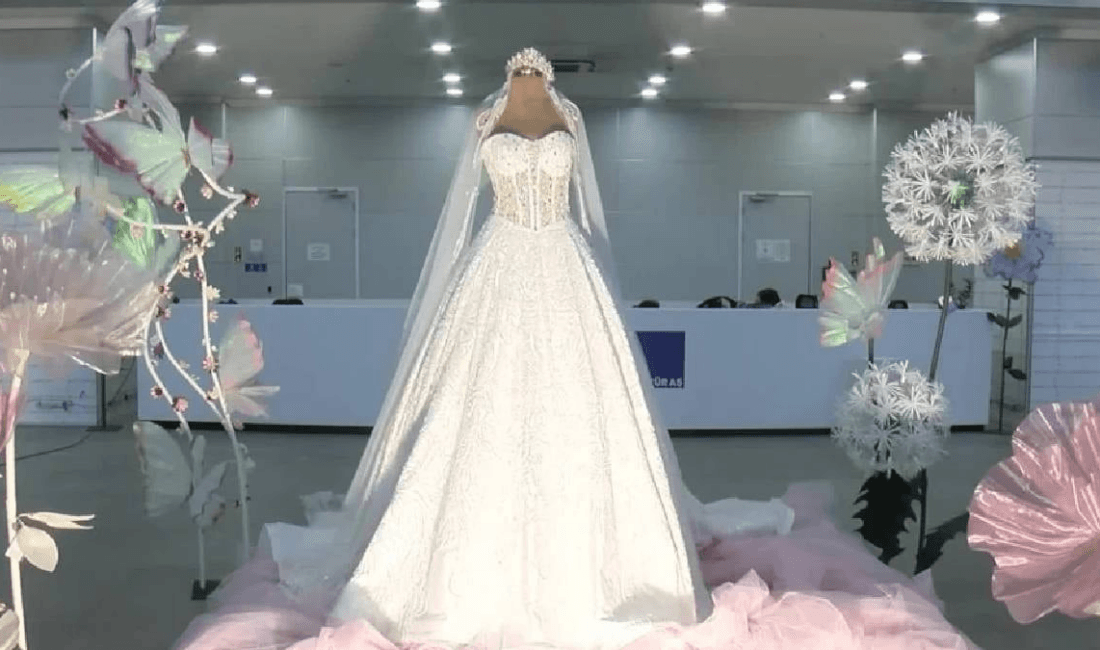 Gelinlik ve abiye tasarımlarıyla dünya genelinde büyük bir üne sahip