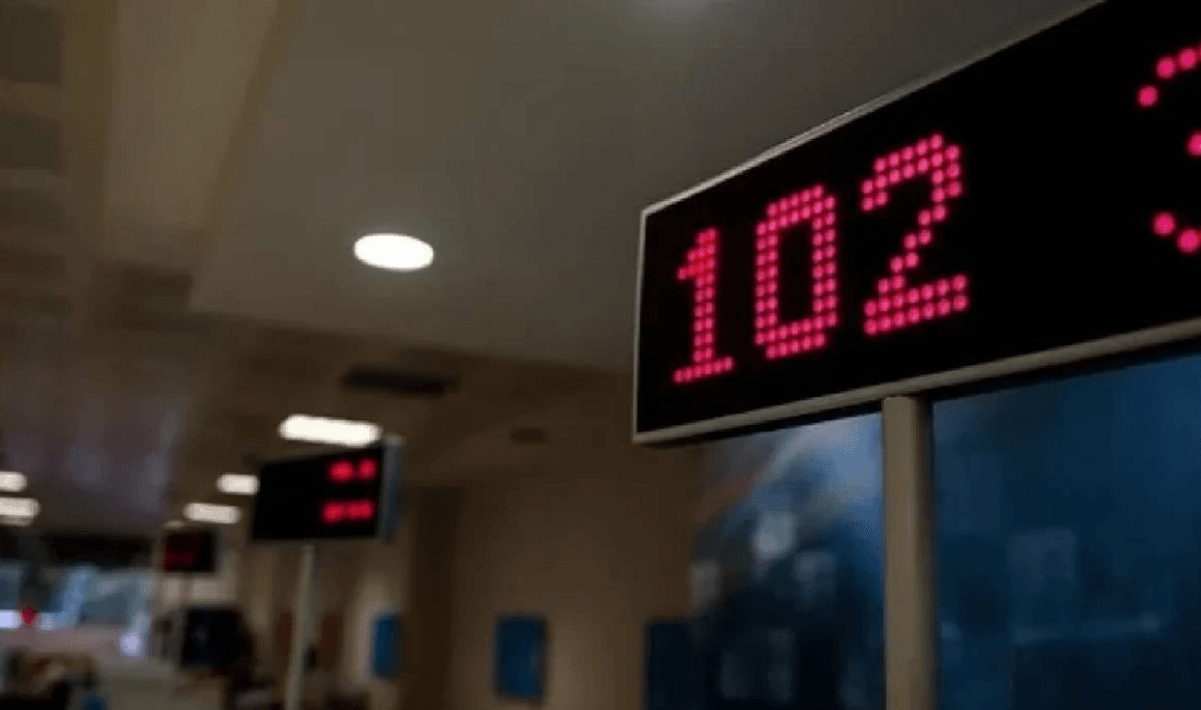 2012 yılında kurulan Ayandeh Bank, başkent Tahran’daki 150 şube dahil