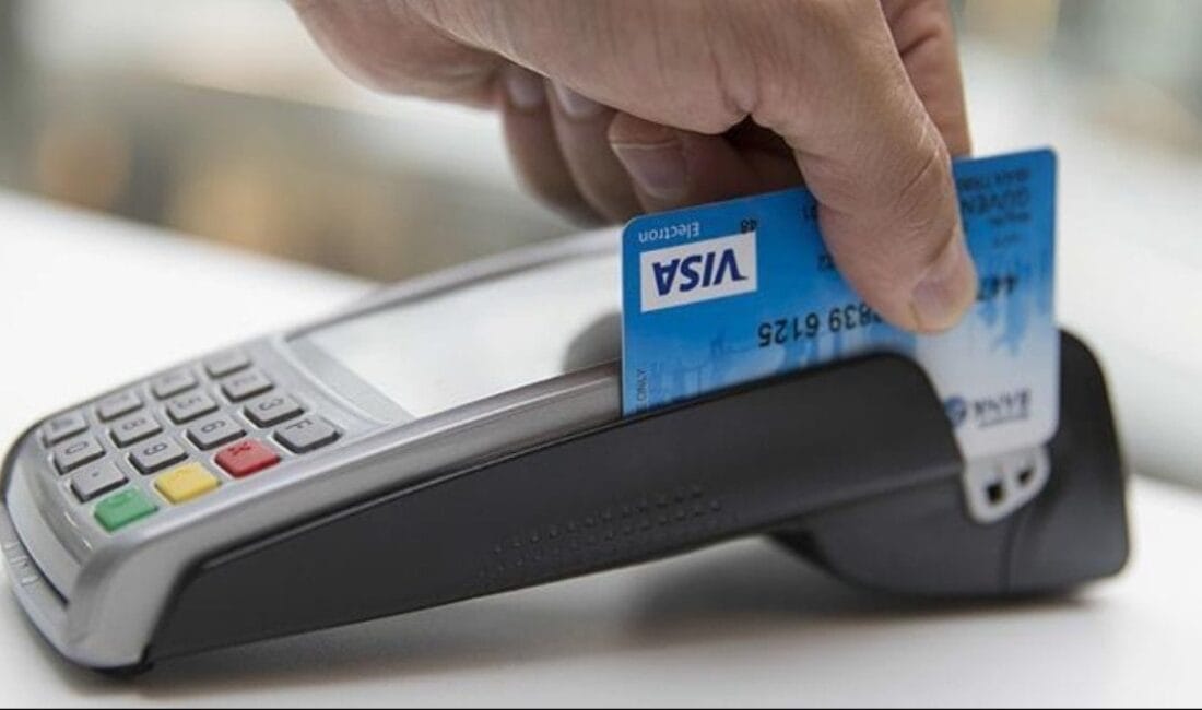 Berlin'de bir kafeye giriyorsunuz. Kahveniz geliyor, hesabı istiyorsunuz. Cebinizden kredi