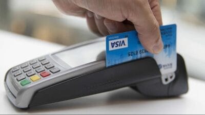 Berlin'de bir kafeye giriyorsunuz. Kahveniz geliyor, hesabı istiyorsunuz. Cebinizden kredi