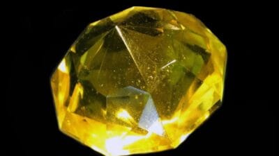 Bir asırdır kayıp, hakkında sayısız efsane yazıldı. Kimine göre satıldı,