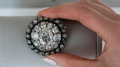 Fransız İmparatoru Napolyon Bonapart’ın Waterloo Savaşı’ndan kaçarken kaybettiği düşünülen tarihi