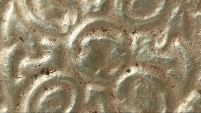 İngiltere’nin Norfolk bölgesinde metal dedektörüyle yapılan bir aramada, erken 8.