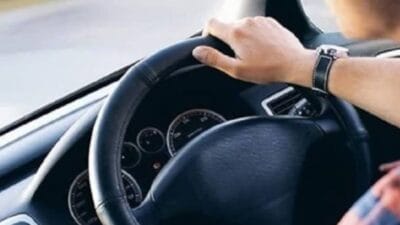 Uzmanlara göre, gösterge panelinde beliren bazı uyarı ışıkları görmezden gelinmemeli.