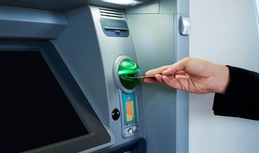 Almanya genelinde bankalar ve tasarruf kurumları, az kullanılan bankamatikleri kapatıyor.