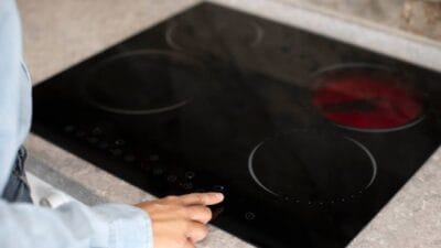 Cam ocaklar mutfaklara modern bir görünüm kazandırıyor ancak bu şıklığı