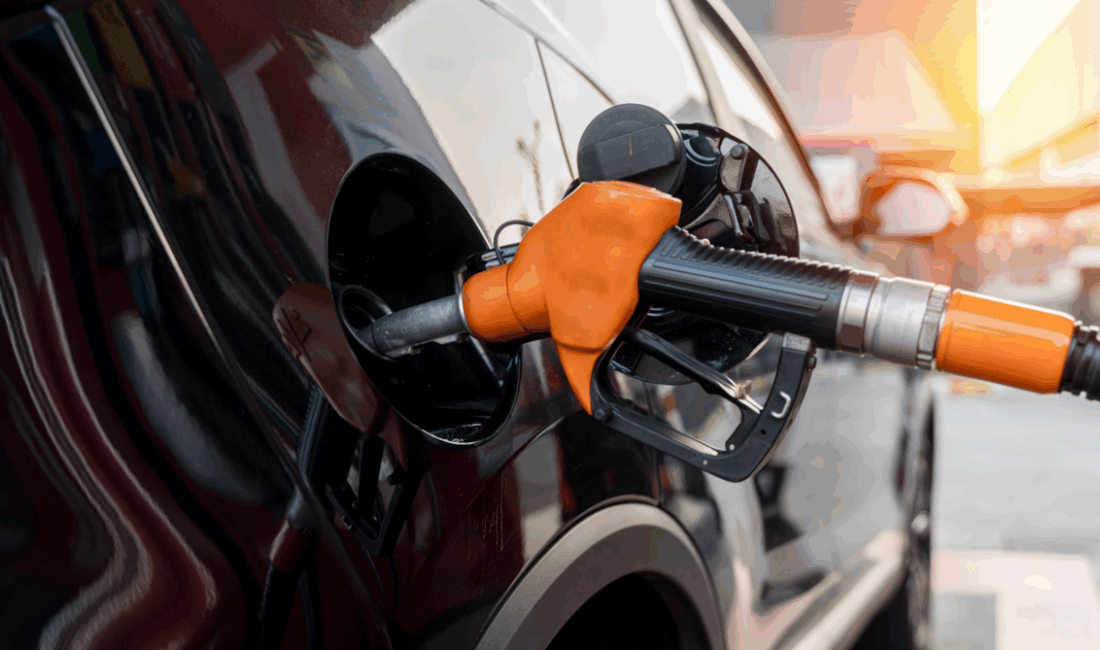 Akaryakıta dev zam yolda ABD’nin Rus petrol devlerine yaptırımı sonrası rafineri marjları yükseldi. Bu