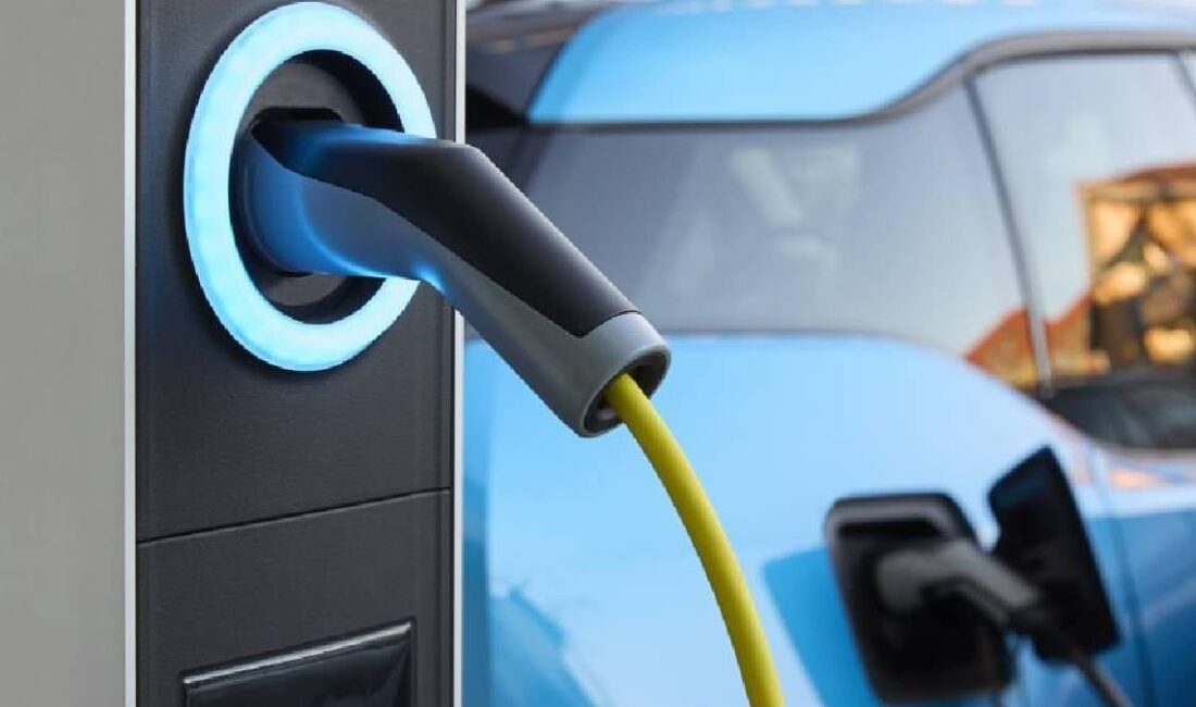 Tek şarjla 1205 kilometre yol giden elektrikli araç Elektrikli araçlarda menzil endişesi, dünya genelinde sürücülerin en büyük çekincelerinden