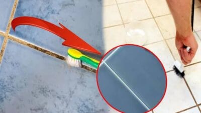 Fayansların arasında zamanla biriken kir ve kararmalar hem estetik görünümü