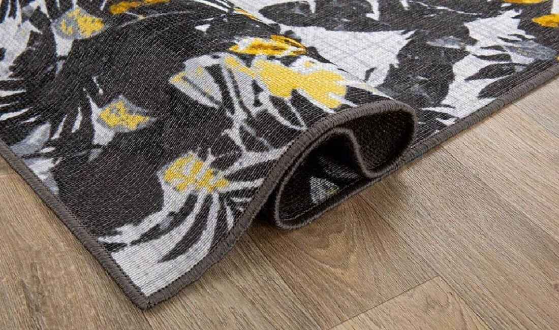 Halının altına streç film koyun farkı görün Evlerde en sık karşılaşılan sorunlardan biri olan halı kayması, hem