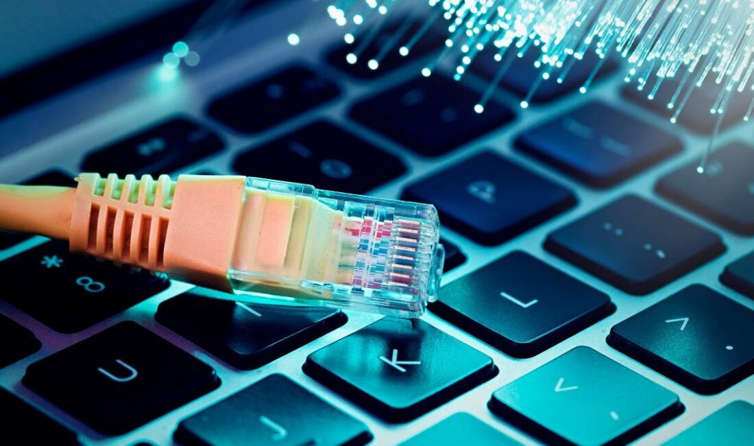 Dünya genelinde Cloudflare altyapısı kullanan tüm uygulamalara erişim sorunu yaşanıyor.