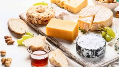 İsviçre'nin Bern kentinde düzenlenen dev yarışmada, 5000'den fazla peynir çeşidi