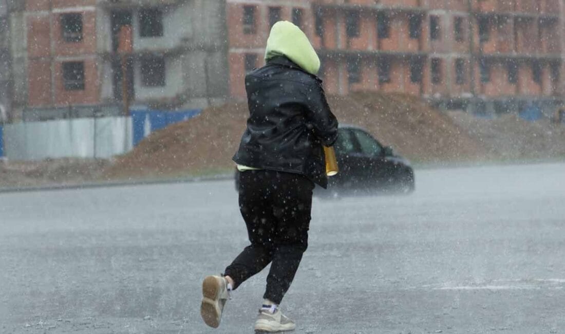 Islak çamaşırları yıkarken bu hataya düşmeyin Yağmurlu bir günden eve sırılsıklam döndünüz... Yaptığınız ilk şey o
