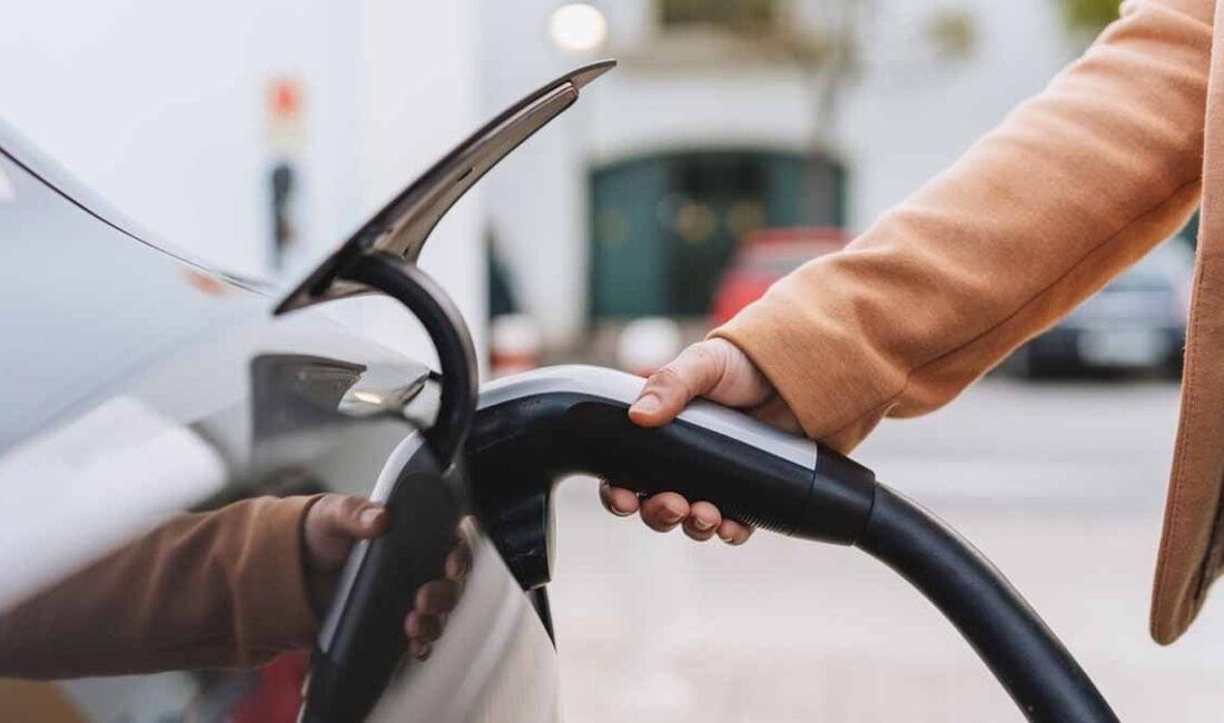 Şu an piyasadaki en iyi elektrikli araçlar açıklandı Elektrikli araç pazarı artık bir gelecek vaadi olmaktan çıktı. Avrupa’nın,