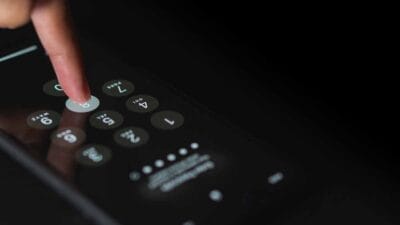 Telefonunuzdaki tüm kişisel verileriniz (fotoğraflar, banka bilgileri, mesajlar) şu an