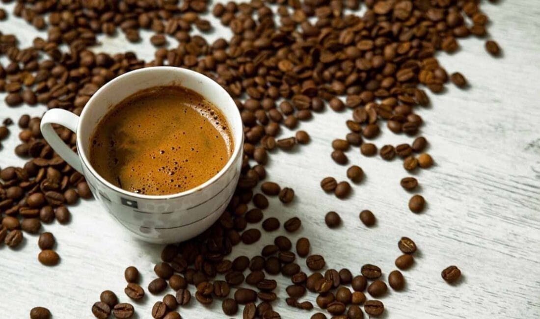 Milyonlarca kişi kahvede 'sert, acı ve koyu' tadı ararken, meğer