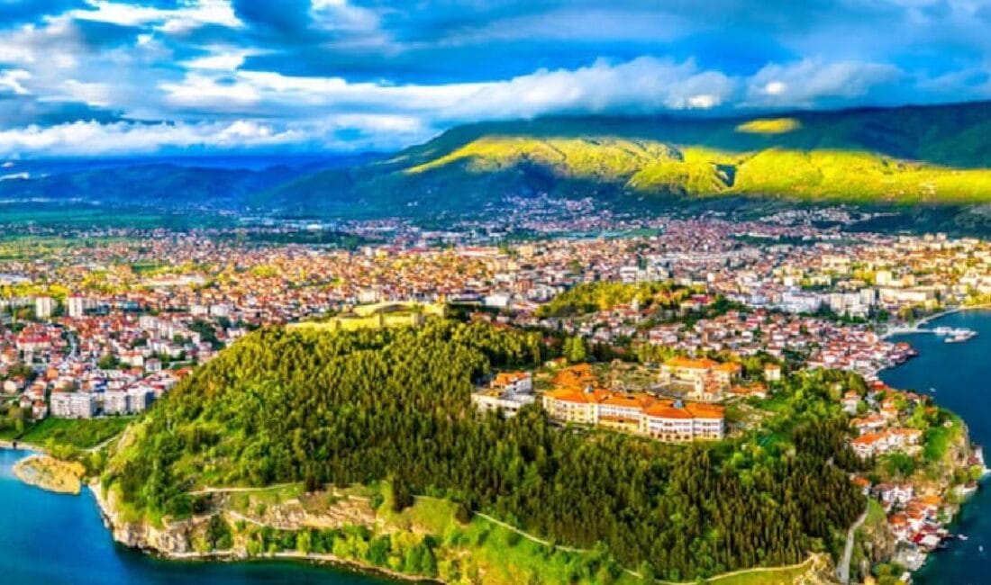 Karadağ vizeye geçti Türkler rotayı bu ülkeye çevirdi Karadağ’ın Türkiye Cumhuriyeti vatandaşlarına vize uygulaması başlatmasının ardından, Avrupa’da kolay