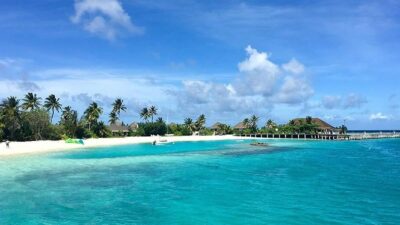 Hint Okyanusu'nda yer alan ve doğal güzelliğiyle Maldivleri geride bırakan