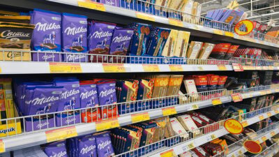 Almanya’da Milka Caramel çikolataları yabancı cisim riski nedeniyle geri çağrılırken