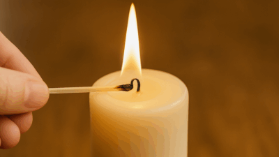 Evlerde şık dekorasyonlardan biri olan mumlar için uzmanlar uyarılarda bulundu.