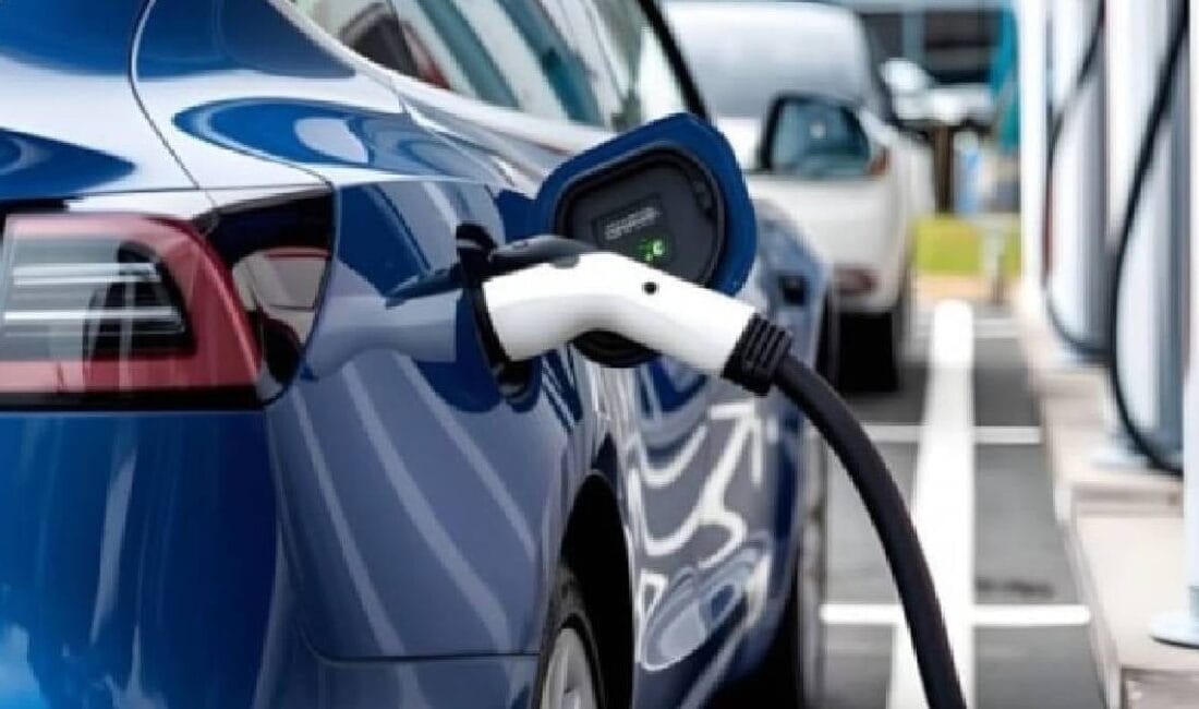 Çinli elektrikli otomobil devi BYD, satışlarındaki ikinci ardışık düşüşün ardından